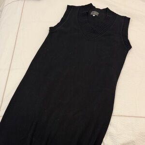 Black Sleeveless V-Neck Knit Dress